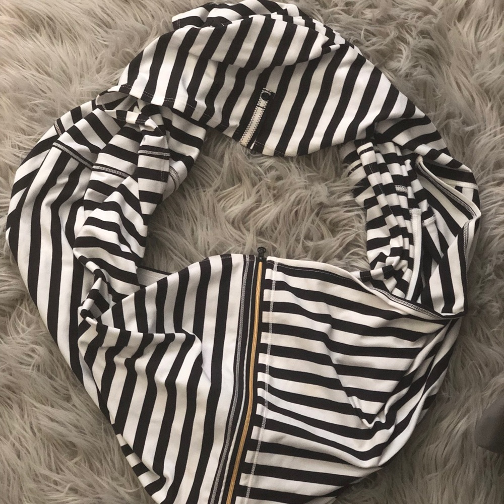 Lululemon Zips Vinyasa Scarf